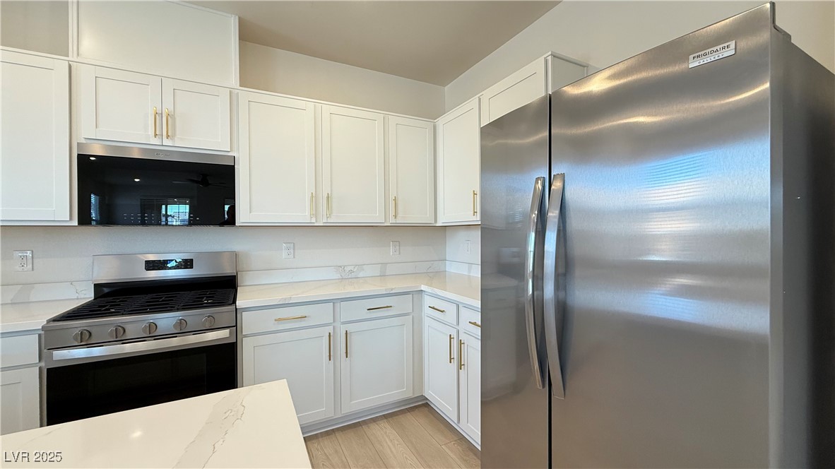 2720 Luzzi Walk