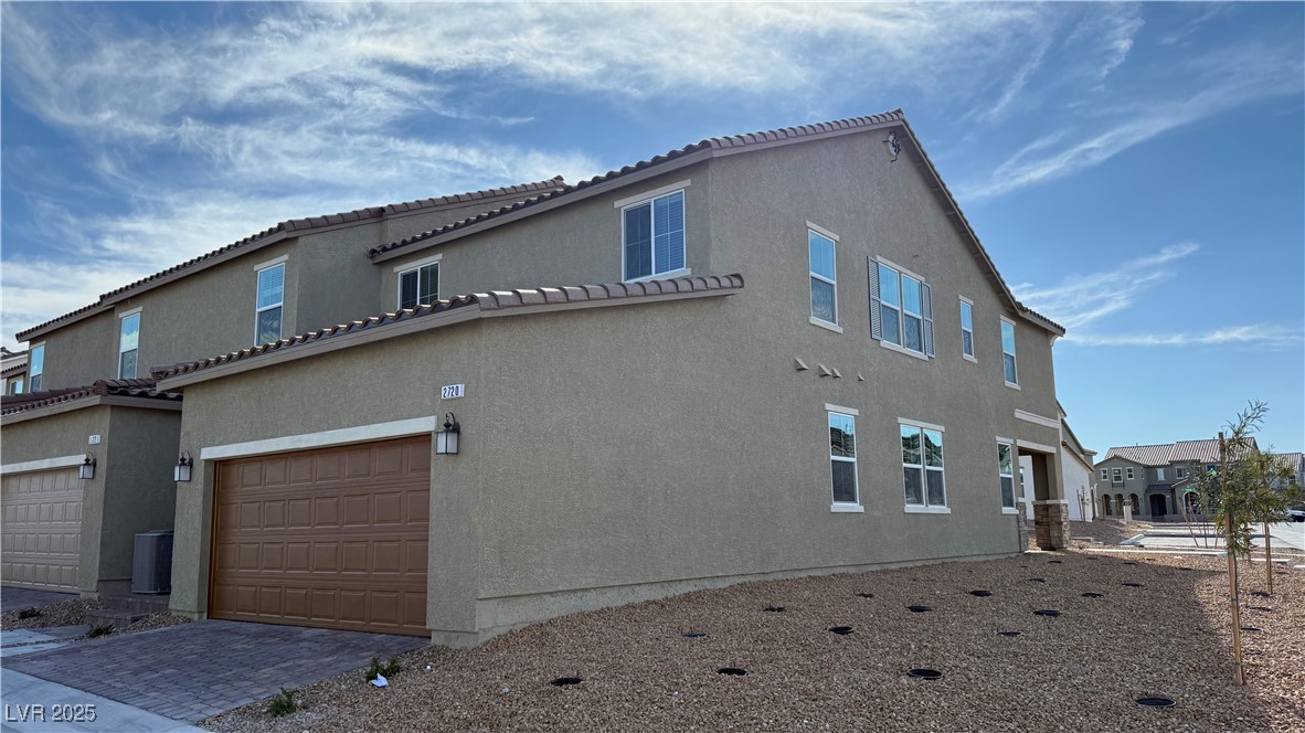 2720 Luzzi Walk