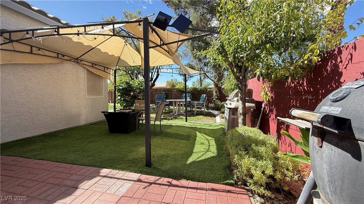 988 Upper Meadows Place