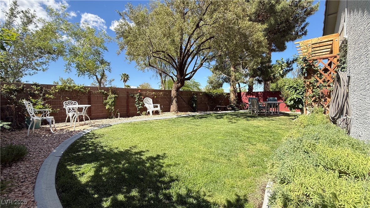 988 Upper Meadows Place