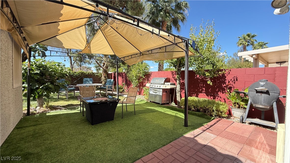 988 Upper Meadows Place