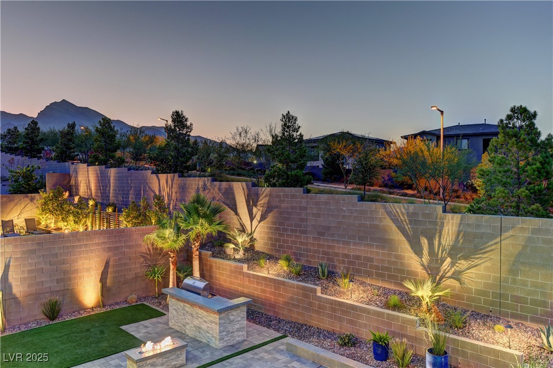 754 Agate Hills Street
