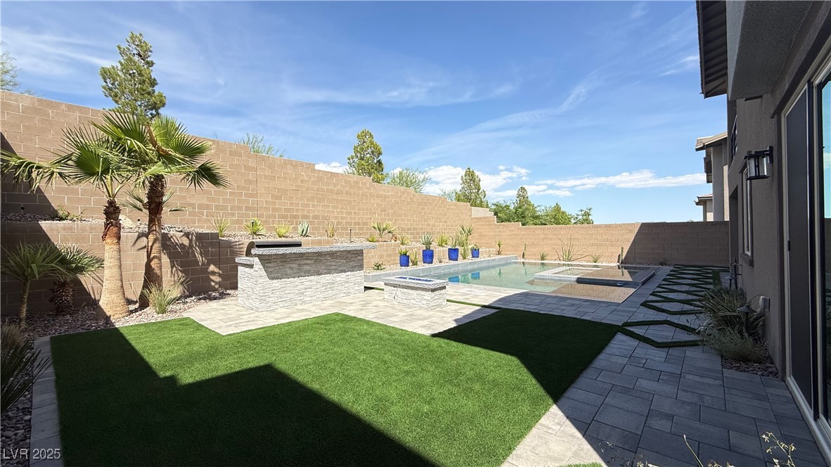 754 Agate Hills Street