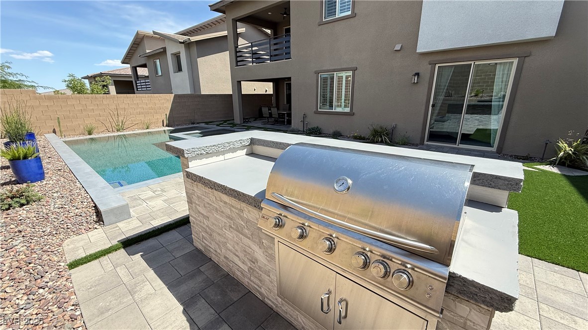 754 Agate Hills Street
