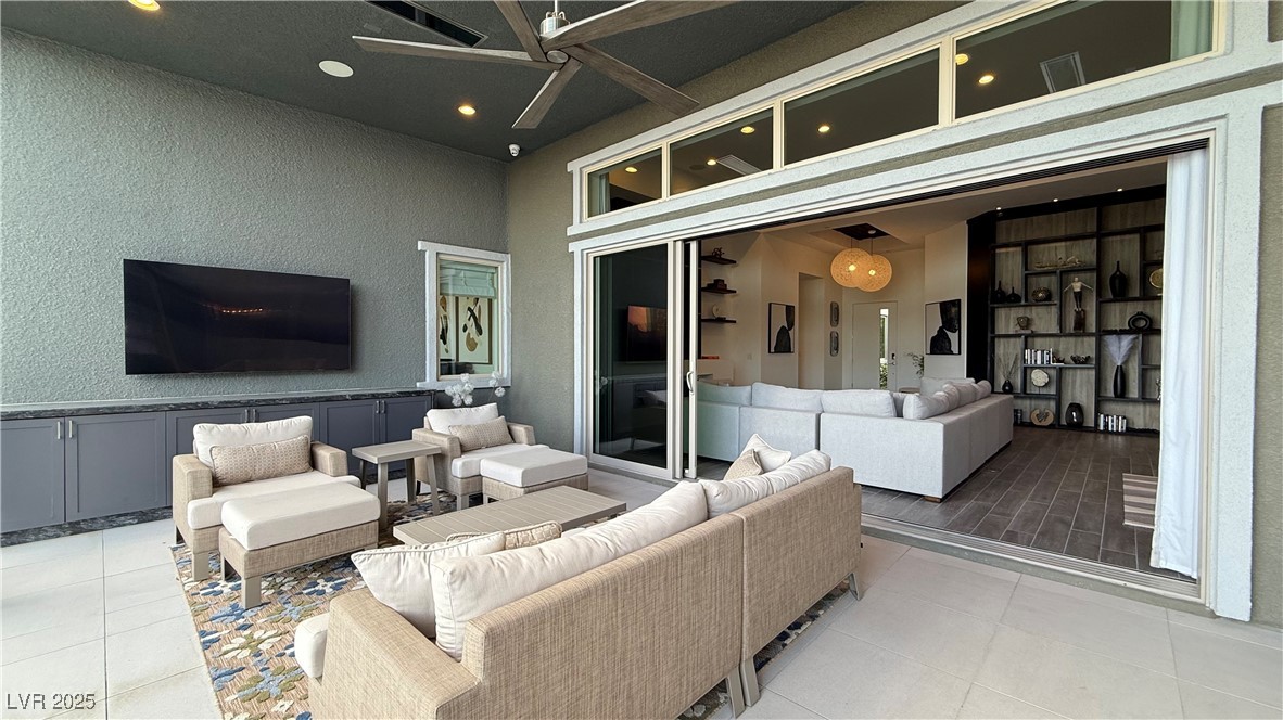 6208 Petroglyph Avenue