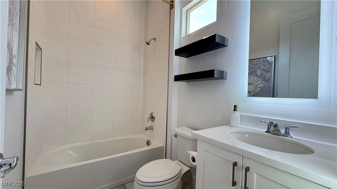 6208 Petroglyph Avenue