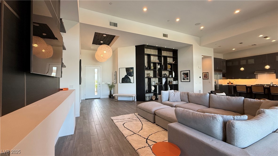 6208 Petroglyph Avenue