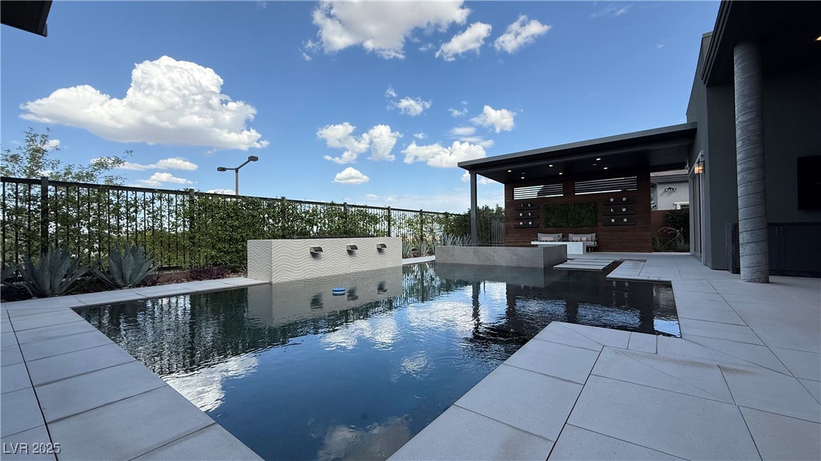 6208 Petroglyph Avenue