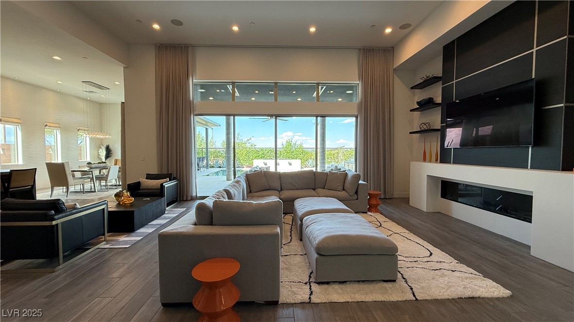 6208 Petroglyph Avenue