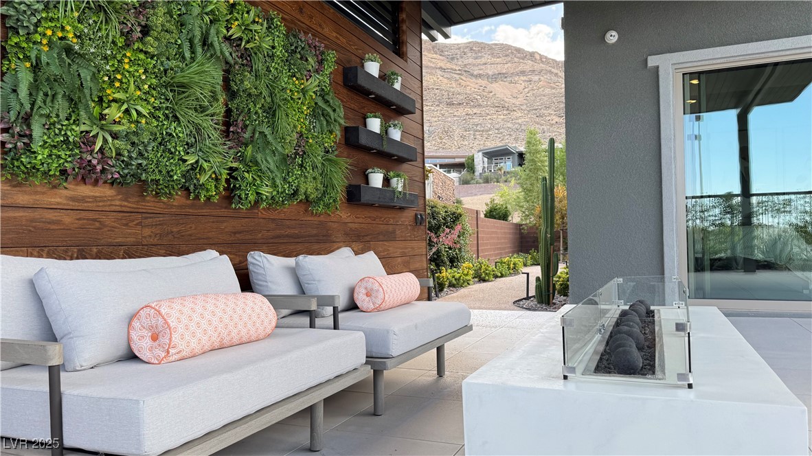 6208 Petroglyph Avenue