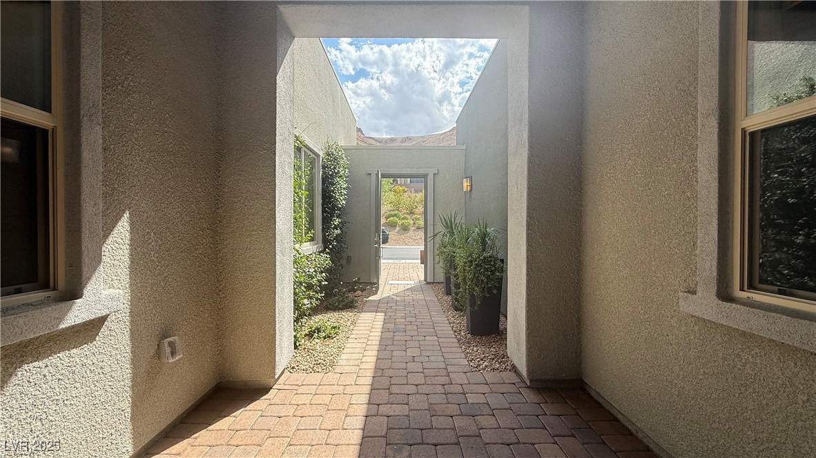 6208 Petroglyph Avenue