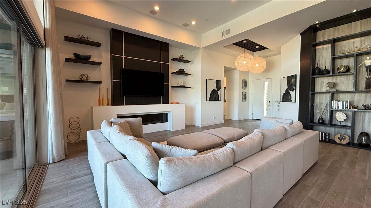 6208 Petroglyph Avenue