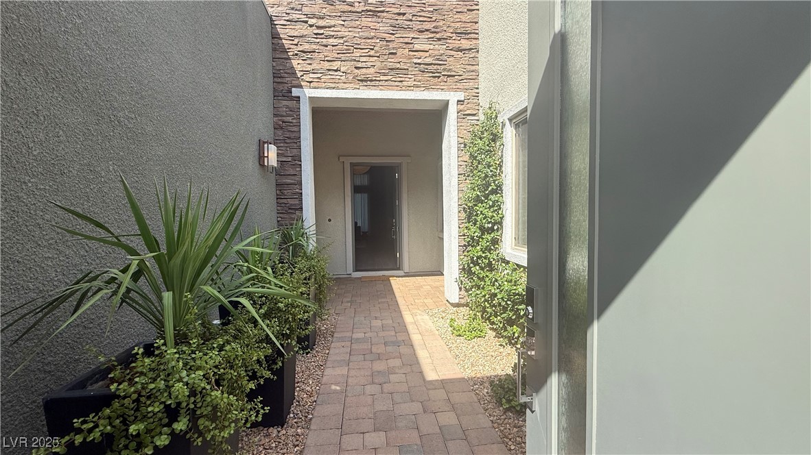 6208 Petroglyph Avenue