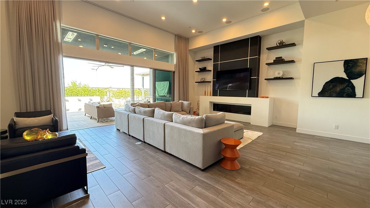 6208 Petroglyph Avenue