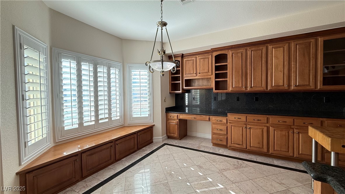 8821 Sandspring Drive