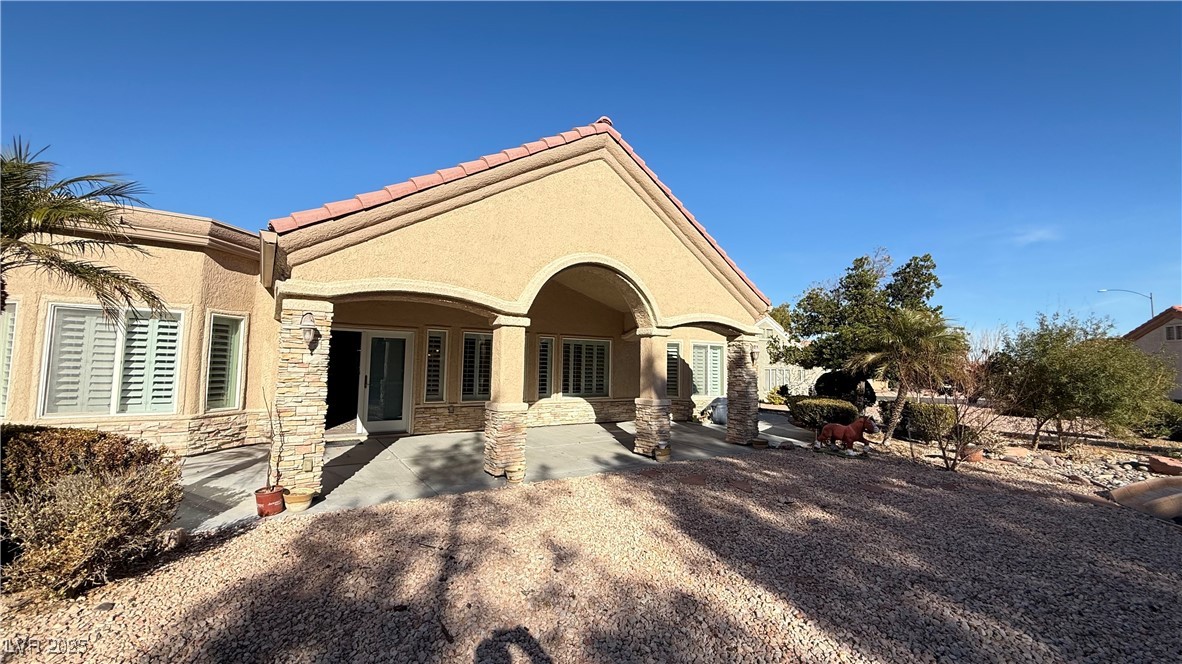 8821 Sandspring Drive