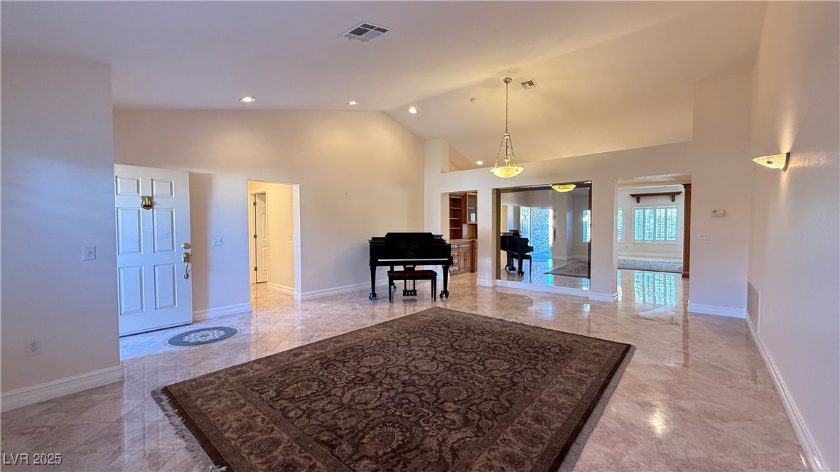 8821 Sandspring Drive