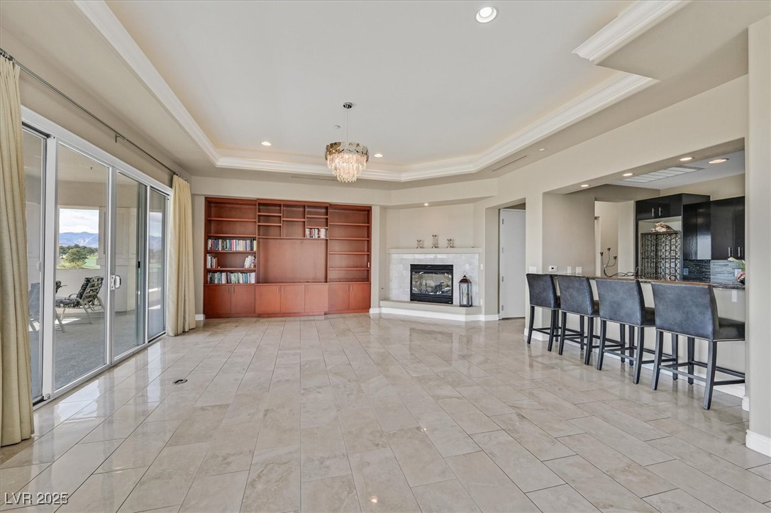 9213 Las Manaitas Avenue 401