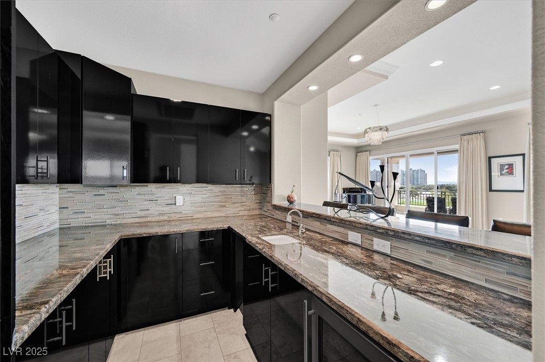 9213 Las Manaitas Avenue 401