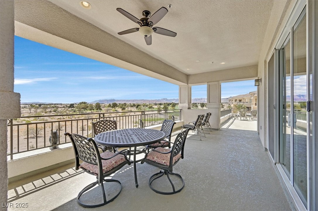 9213 Las Manaitas Avenue 401