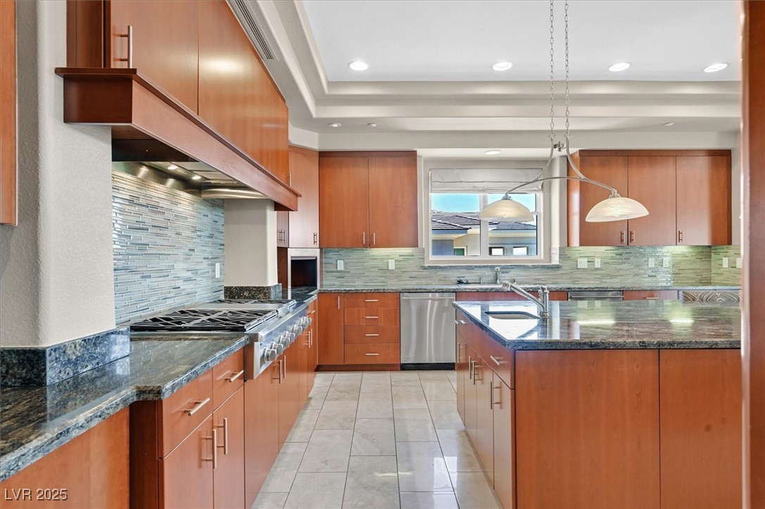 9213 Las Manaitas Avenue 401