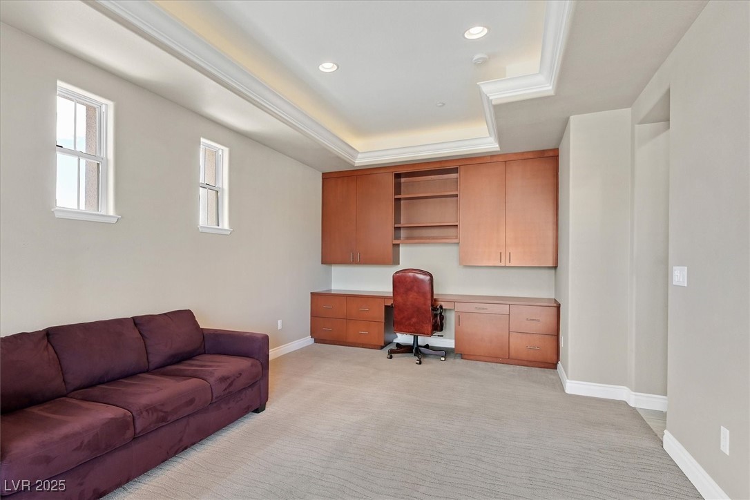 9213 Las Manaitas Avenue 401