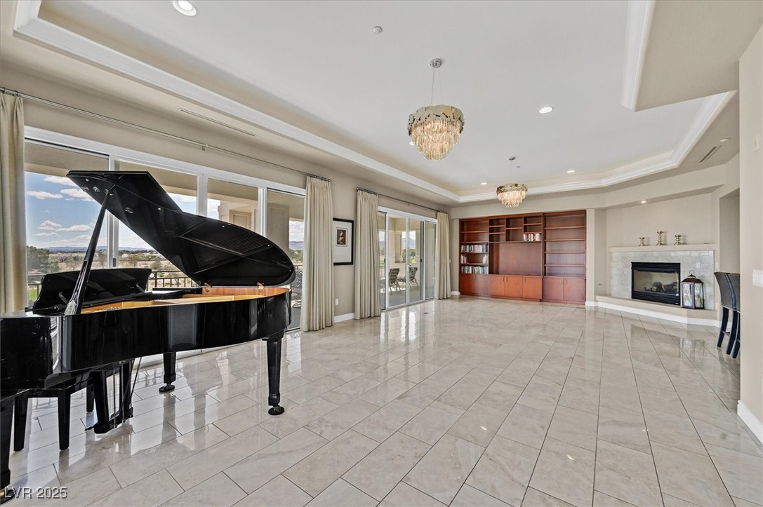 9213 Las Manaitas Avenue 401