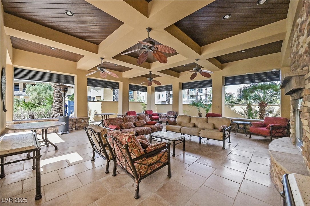 9213 Las Manaitas Avenue 401