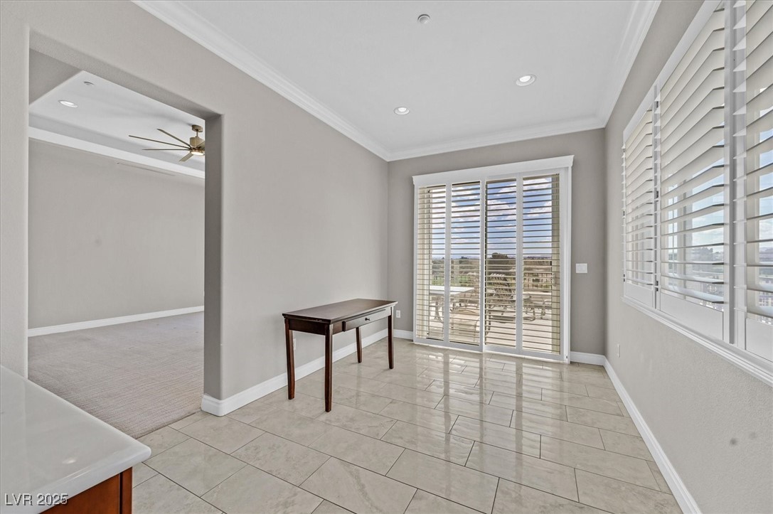 9213 Las Manaitas Avenue 401