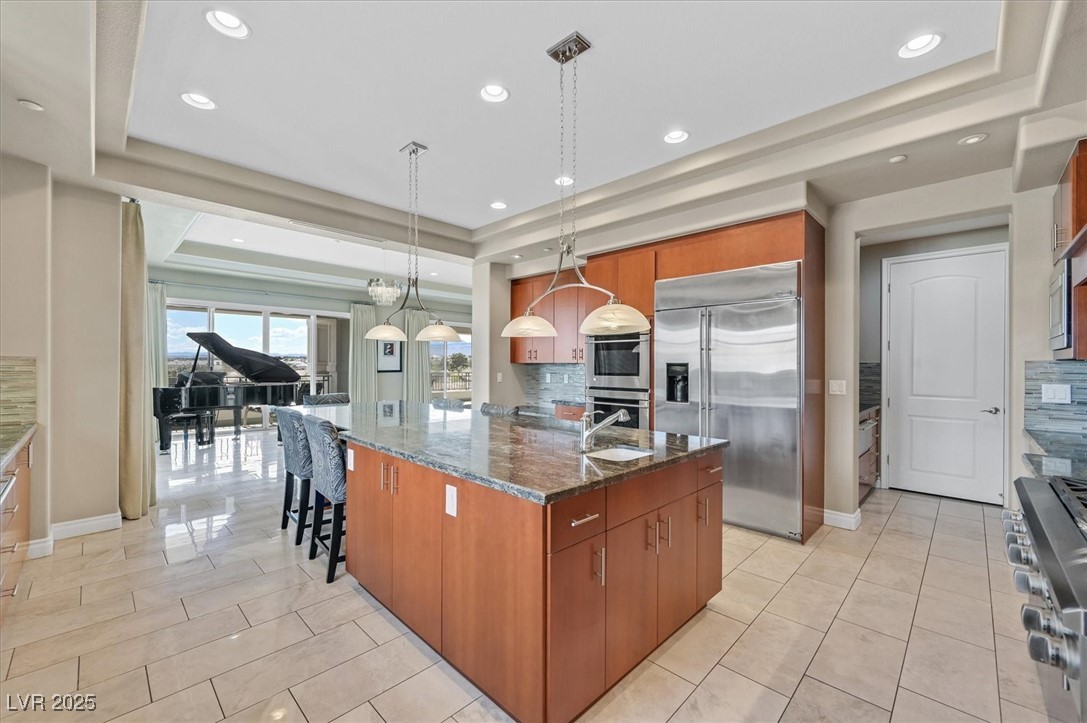 9213 Las Manaitas Avenue 401