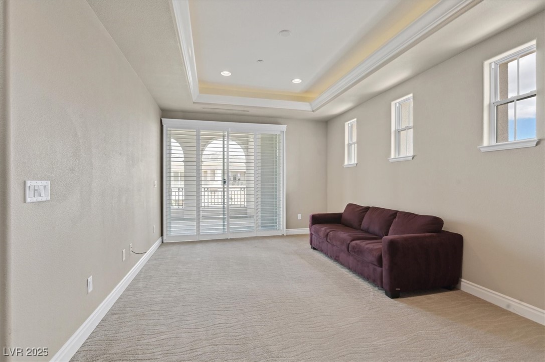 9213 Las Manaitas Avenue 401