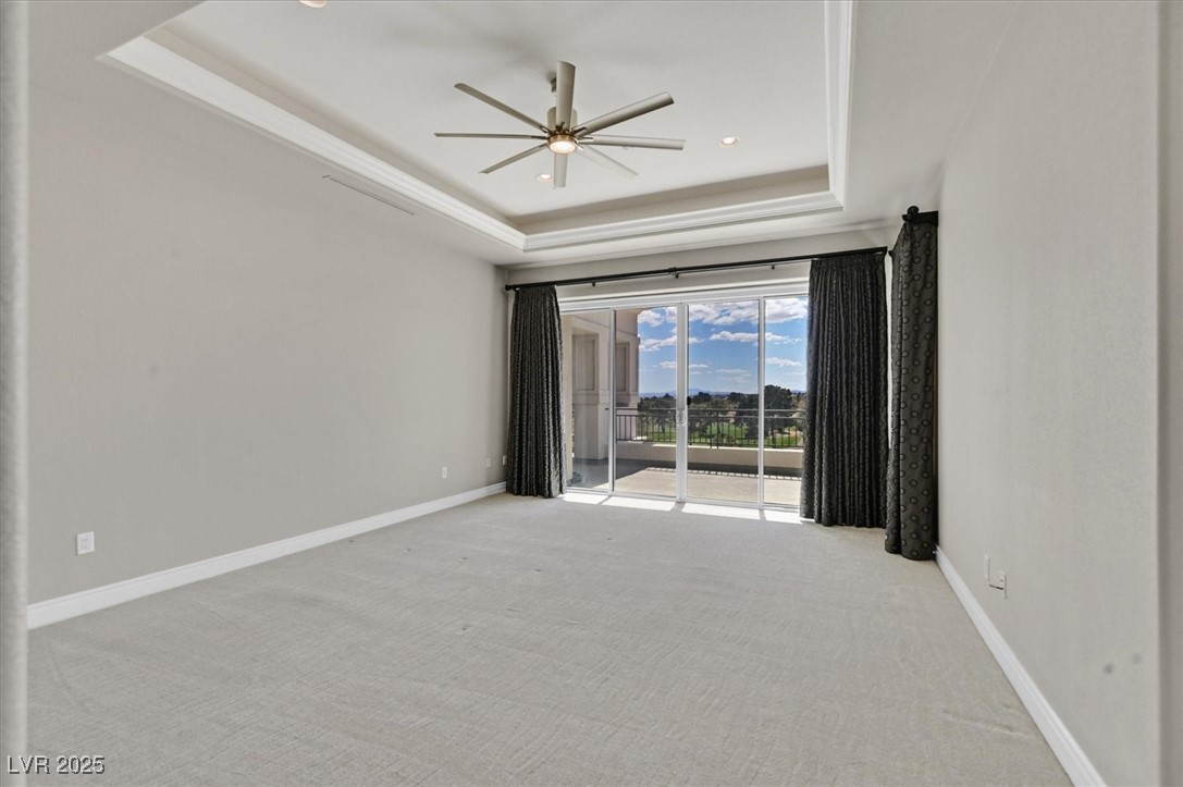 9213 Las Manaitas Avenue 401