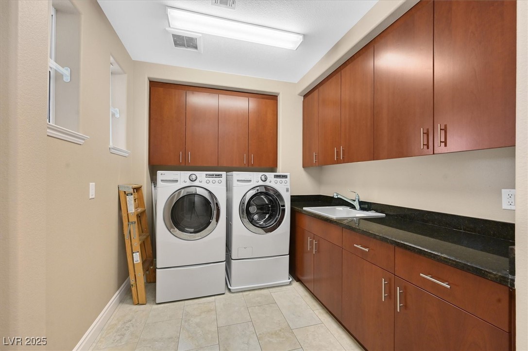 9213 Las Manaitas Avenue 401