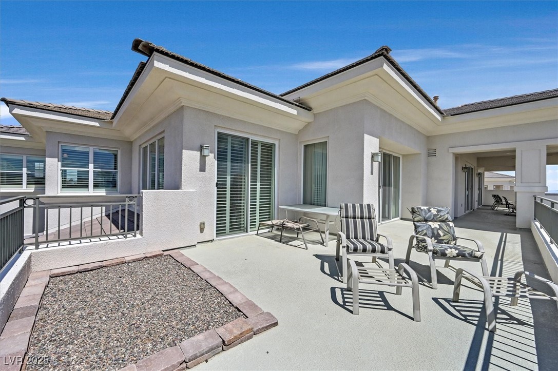 9213 Las Manaitas Avenue 401