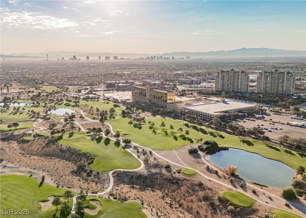 9213 Las Manaitas Avenue 301