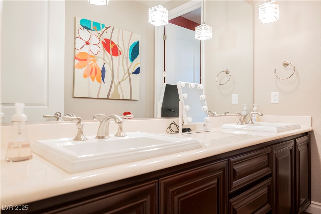 9213 Las Manaitas Avenue 301