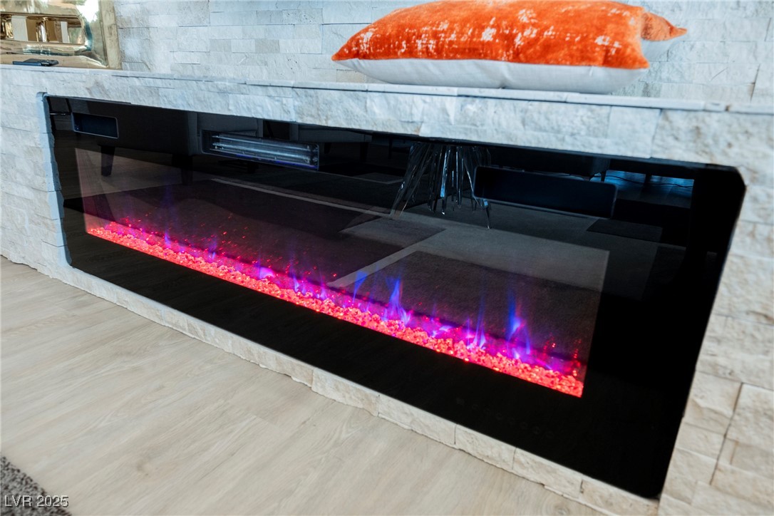 9213 Las Manaitas Avenue 301