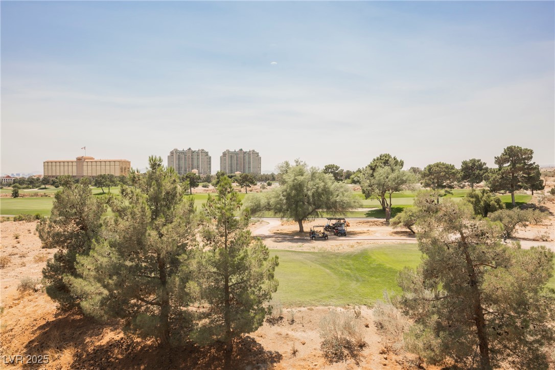 9213 Las Manaitas Avenue 301