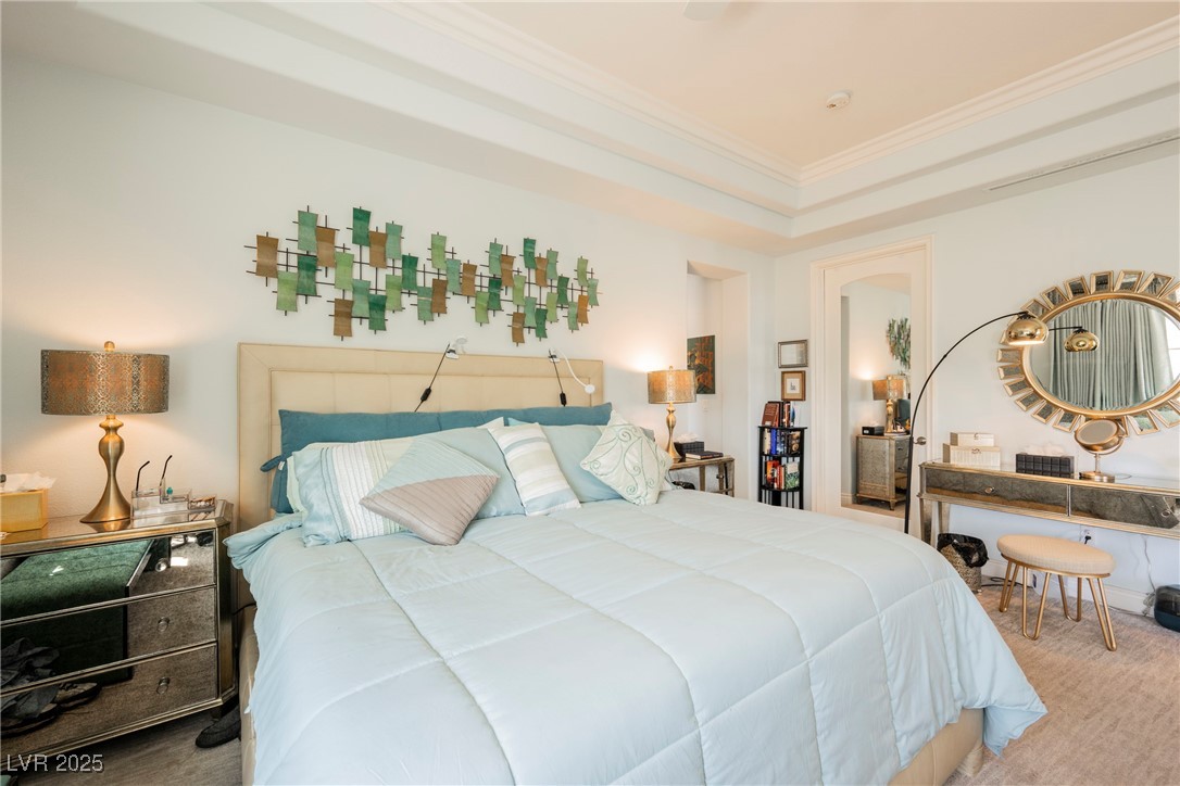 9213 Las Manaitas Avenue 301