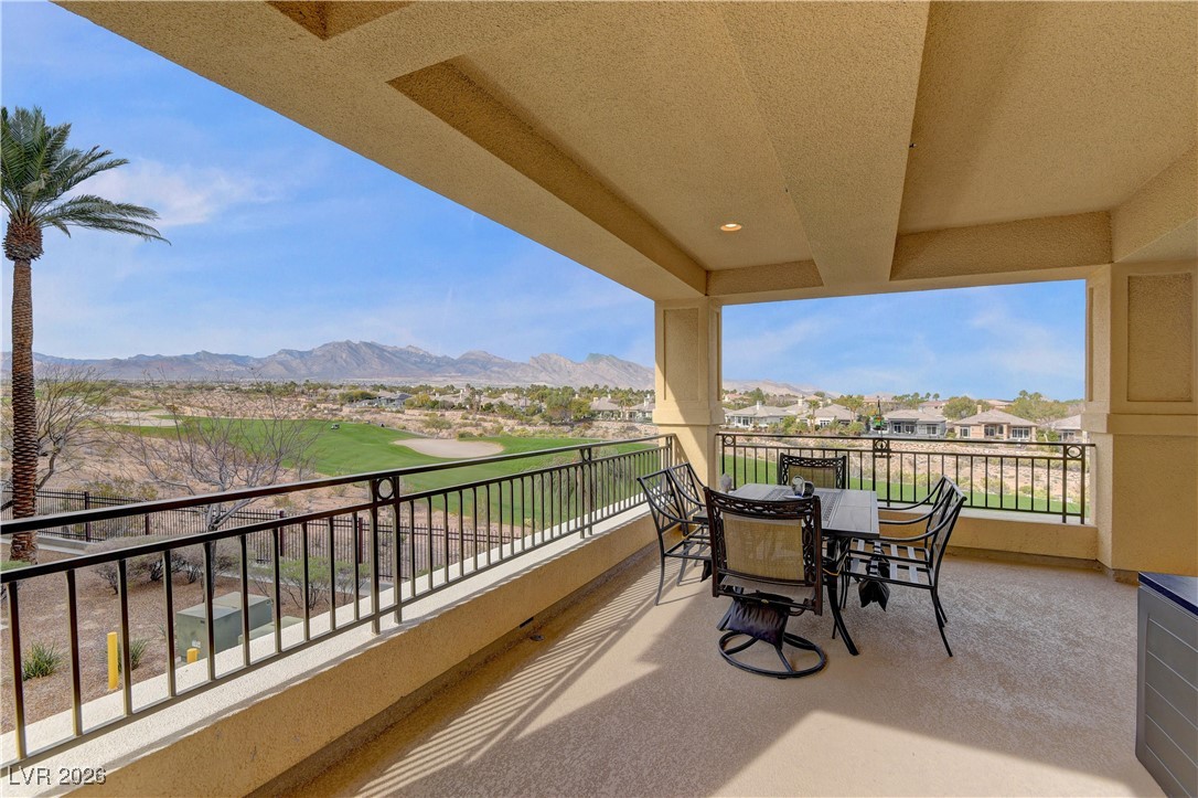 9208 Tesoras Drive 201