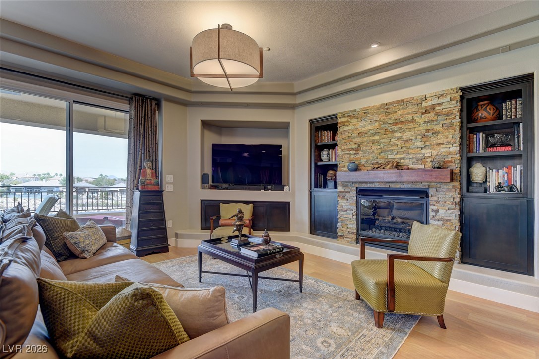 9208 Tesoras Drive 201