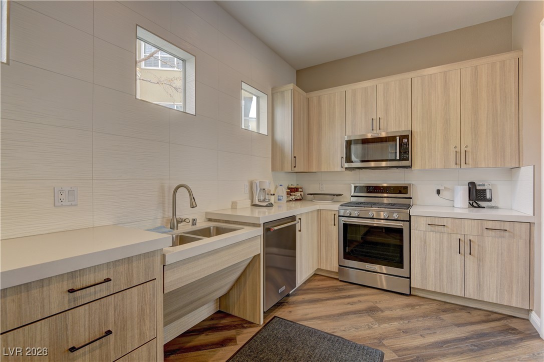 9208 Tesoras Drive 201