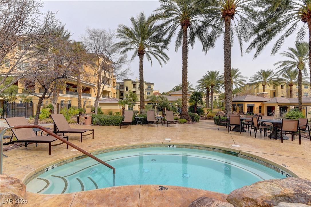 9208 Tesoras Drive 201