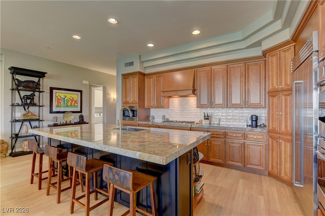 9208 Tesoras Drive 201