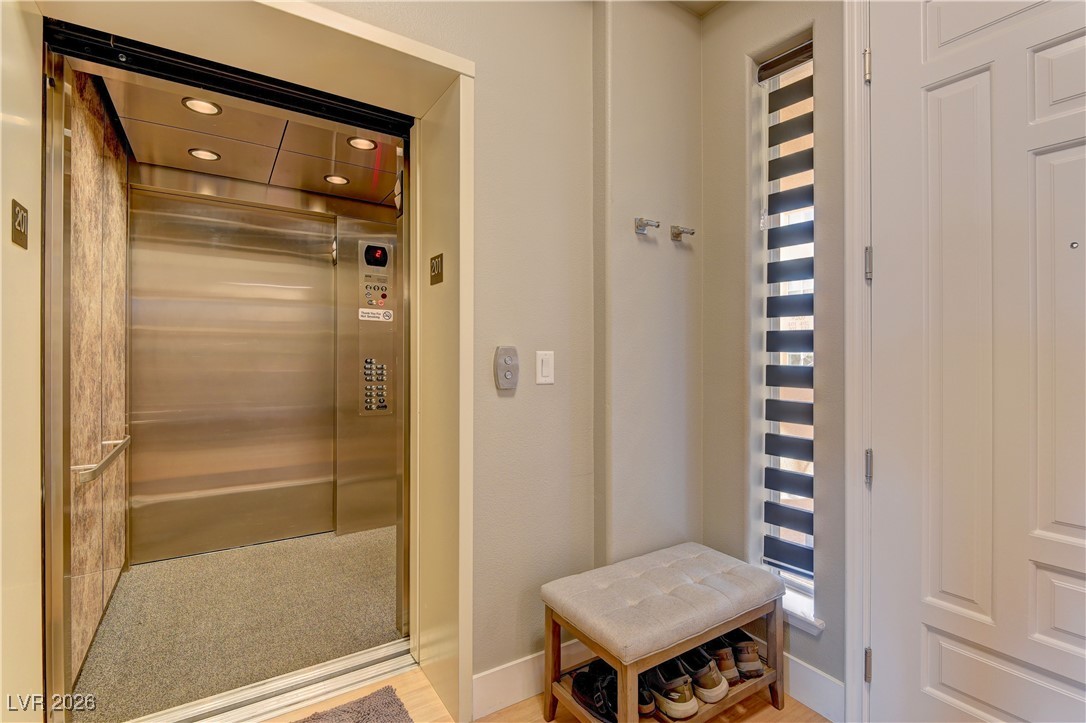 9208 Tesoras Drive 201