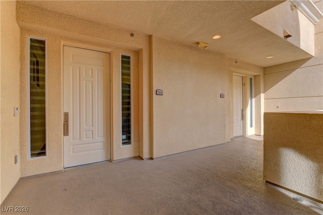 9208 Tesoras Drive 201