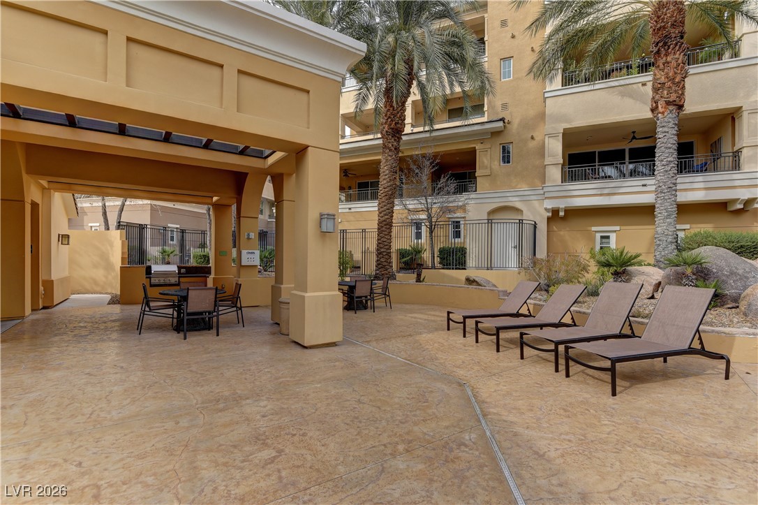 9208 Tesoras Drive 201