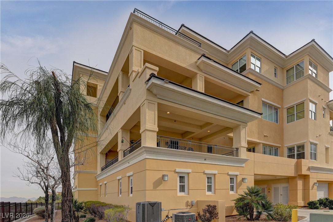 9208 Tesoras Drive 201