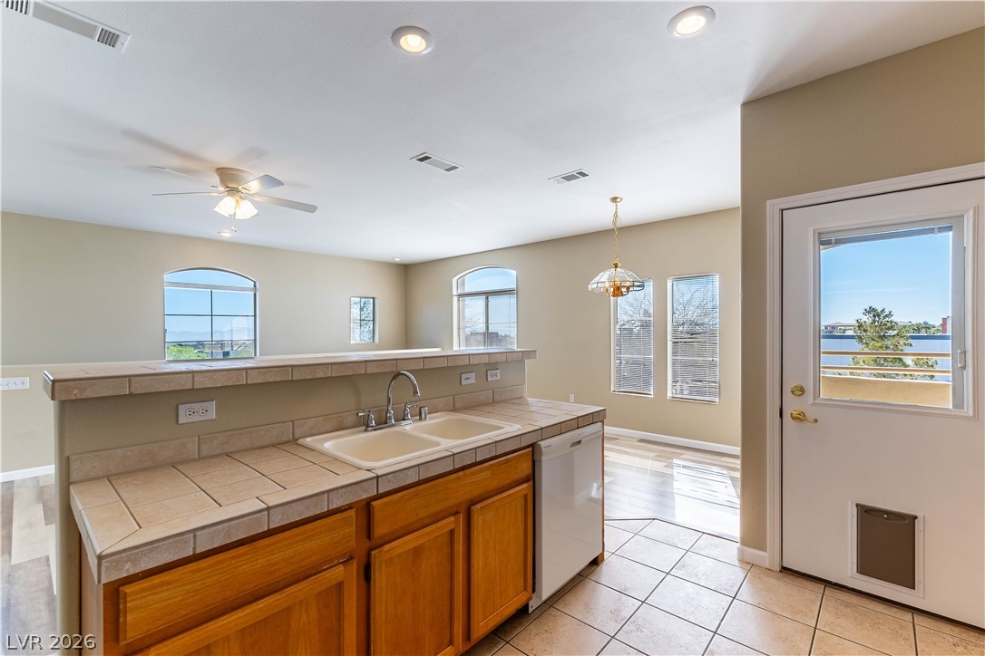 1320 RED GABLE Lane 203