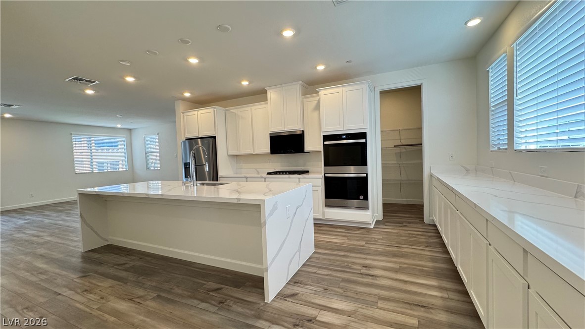 1429 Whistling Kite Street